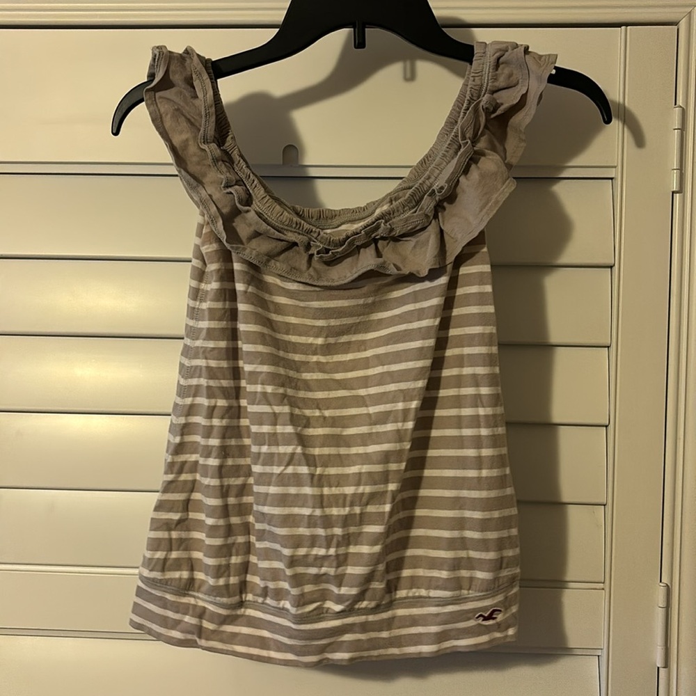 Hollister Off the shoulder